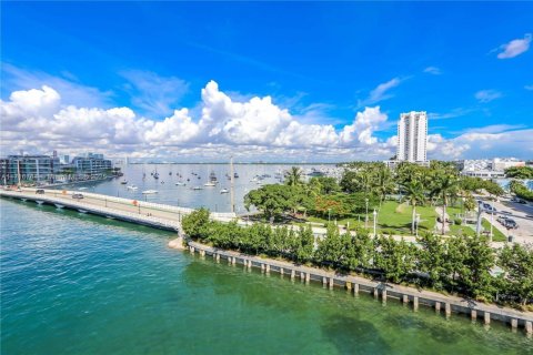 Condo in Miami Beach, Florida, 1 bedroom  № 1477833 - photo 13
