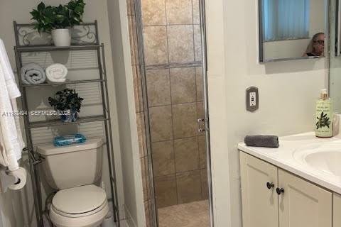 House in Miami, Florida 4 bedrooms, 164.16 sq.m. № 2062444 - photo 15