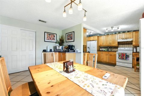 House in Lake Wales, Florida 5 bedrooms, 220.55 sq.m. № 1795883 - photo 5