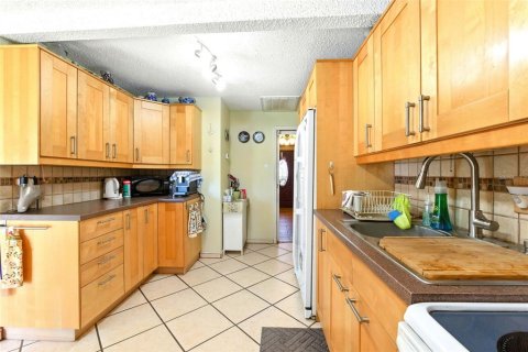 House in Lake Wales, Florida 5 bedrooms, 220.55 sq.m. № 1795883 - photo 30