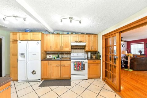 House in Lake Wales, Florida 5 bedrooms, 220.55 sq.m. № 1795883 - photo 2
