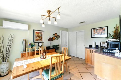 House in Lake Wales, Florida 5 bedrooms, 220.55 sq.m. № 1795883 - photo 6