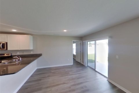 Casa en alquiler en Spring Hill, Florida, 3 dormitorios, 130.53 m2 № 1911052 - foto 2