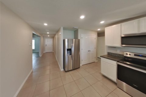 Casa en alquiler en Spring Hill, Florida, 3 dormitorios, 130.53 m2 № 1911052 - foto 4