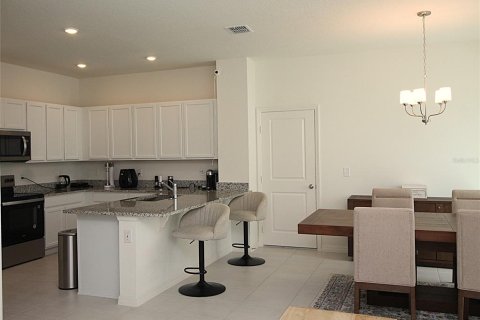 Villa ou maison à louer à Groveland, Floride: 4 chambres, 189.43 m2 № 2429223 - photo 4