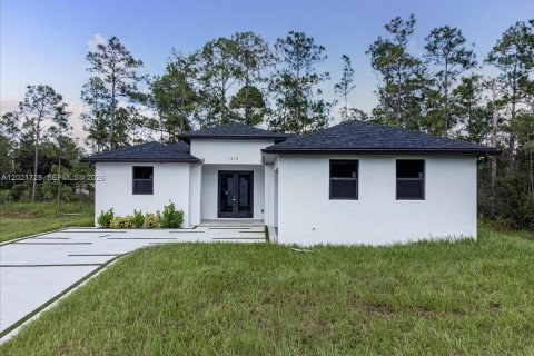 House in Lehigh Acres, Florida 3 bedrooms № 2169392 - photo 24