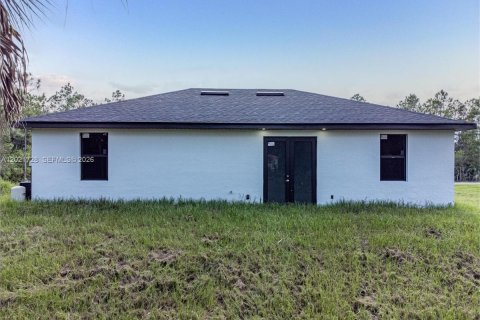 House in Lehigh Acres, Florida 3 bedrooms № 2169392 - photo 27