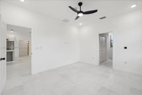 House in Lehigh Acres, Florida 3 bedrooms № 2169392 - photo 21