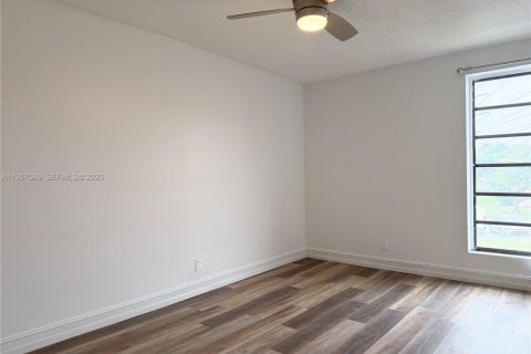 Touwnhouse à louer à Pembroke Pines, Floride: 3 chambres, 136.75 m2 № 2079843 - photo 16