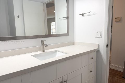 Touwnhouse à louer à Pembroke Pines, Floride: 3 chambres, 136.75 m2 № 2079843 - photo 21