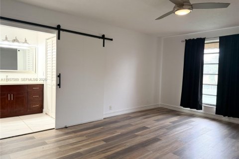 Touwnhouse à louer à Pembroke Pines, Floride: 3 chambres, 136.75 m2 № 2079843 - photo 14