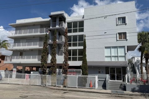 Condo in Miami, Florida, 2 bedrooms  № 2045562