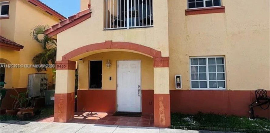 Таунхаус в Хайалиа Гарденс, Флорида 3 спальни, 110.37м2 № 2007899