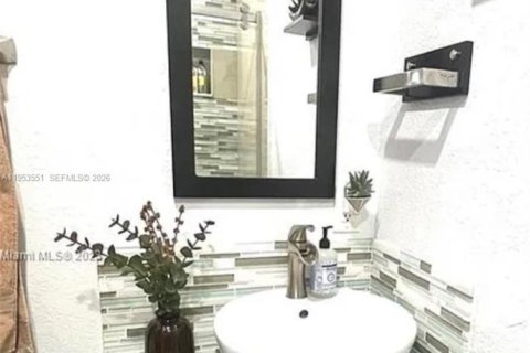 Купить таунхаус в Хайалиа Гарденс, Флорида 3 спальни, 110.37м2, № 2007899 - фото 2