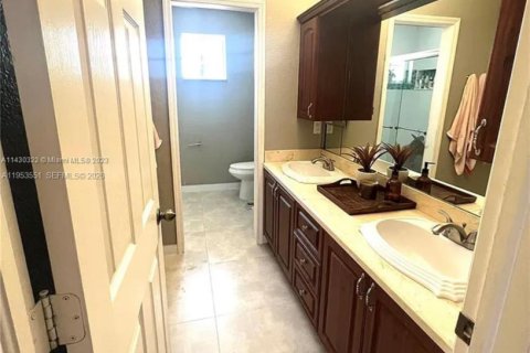 Купить таунхаус в Хайалиа Гарденс, Флорида 3 спальни, 110.37м2, № 2007899 - фото 5