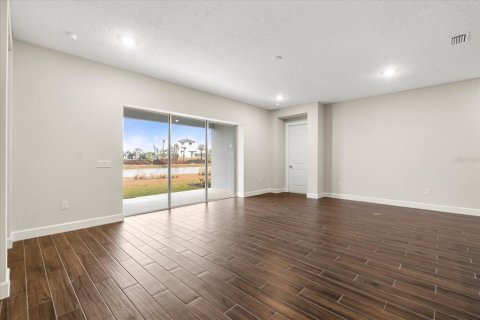 House in Kissimmee, Florida 3 bedrooms, 220.36 sq.m. № 2216243 - photo 13
