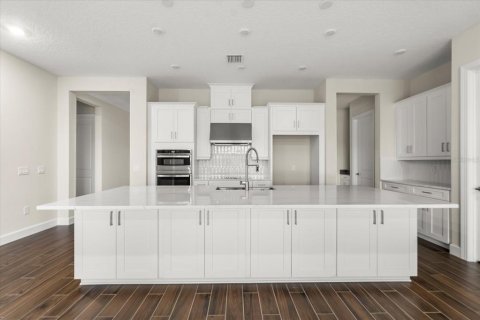 House in Kissimmee, Florida 3 bedrooms, 220.36 sq.m. № 2216243 - photo 6