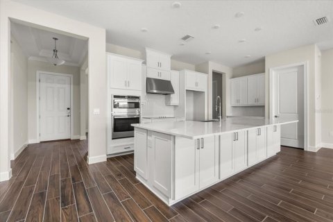House in Kissimmee, Florida 3 bedrooms, 220.36 sq.m. № 2216243 - photo 3