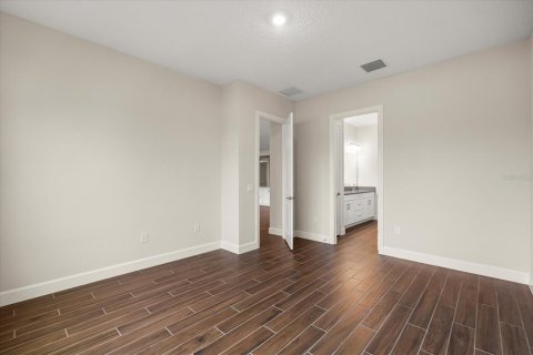 House in Kissimmee, Florida 3 bedrooms, 220.36 sq.m. № 2216243 - photo 8