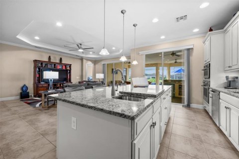House in Cape Coral, Florida 3 bedrooms, 210.61 sq.m. № 1847826 - photo 9