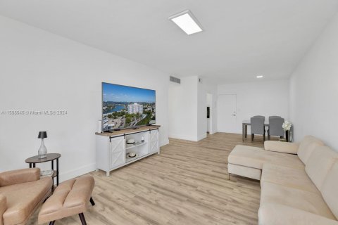 Condominio en venta en Miami Beach, Florida, 2 dormitorios, 102.19 m2 № 1754270 - foto 13