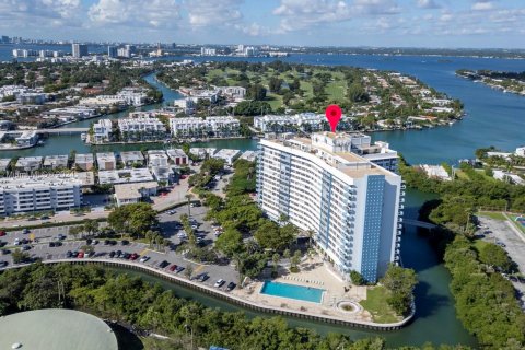 Condominio en venta en Miami Beach, Florida, 2 dormitorios, 102.19 m2 № 1754270 - foto 5