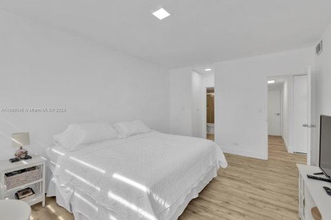 Condominio en venta en Miami Beach, Florida, 2 dormitorios, 102.19 m2 № 1754270 - foto 19