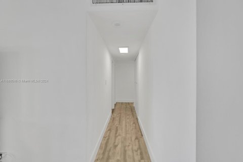 Condominio en venta en Miami Beach, Florida, 2 dormitorios, 102.19 m2 № 1754270 - foto 15
