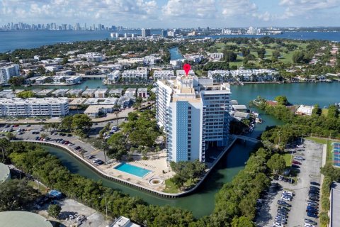 Condominio en venta en Miami Beach, Florida, 2 dormitorios, 102.19 m2 № 1754270 - foto 6