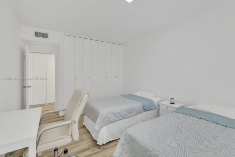 Condominio en venta en Miami Beach, Florida, 2 dormitorios, 102.19 m2 № 1754270 - foto 17
