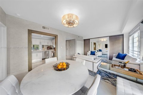 Condominio en venta en Miami Beach, Florida, 2 dormitorios, 95.22 m2 № 2032672 - foto 6