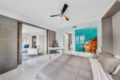 Condominio en venta en Miami Beach, Florida, 2 dormitorios, 95.22 m2 № 2032672 - foto 18