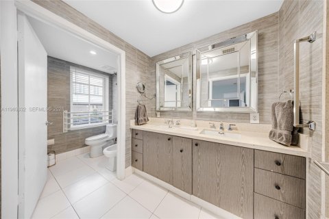 Condominio en venta en Miami Beach, Florida, 2 dormitorios, 95.22 m2 № 2032672 - foto 14