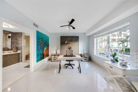 Condominio en venta en Miami Beach, Florida, 2 dormitorios, 95.22 m2 № 2032672 - foto 15