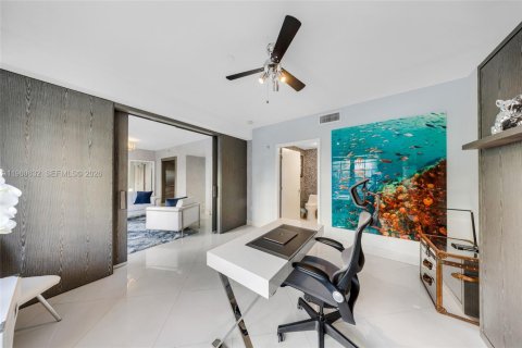 Condominio en venta en Miami Beach, Florida, 2 dormitorios, 95.22 m2 № 2032672 - foto 17