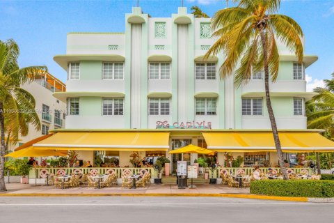 Condominio en Miami Beach, Florida, 2 dormitorios  № 2032672