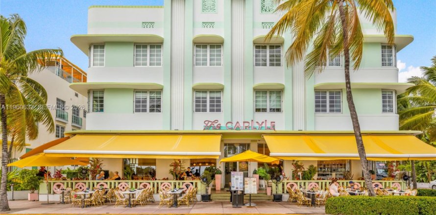 Condominio en Miami Beach, Florida, 2 dormitorios № 2032672
