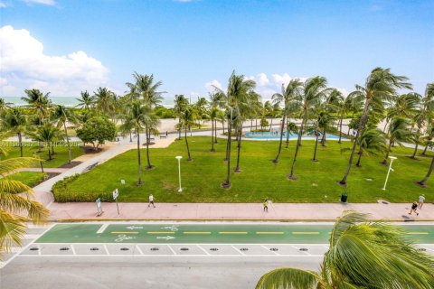 Condominio en venta en Miami Beach, Florida, 2 dormitorios, 95.22 m2 № 2032672 - foto 23