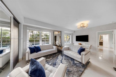 Condominio en venta en Miami Beach, Florida, 2 dormitorios, 95.22 m2 № 2032672 - foto 5