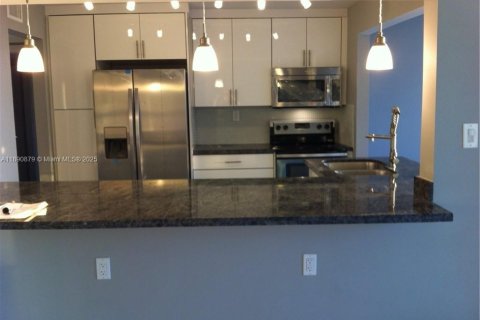 Кондоминиум с 1 спальней в Норт-Майами-Бич, Флорида № 1944357