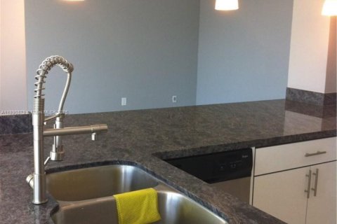 Снять в аренду кондоминиум в Норт-Майами-Бич, Флорида 1 спальня, 97.83м2, № 1944357 - фото 6