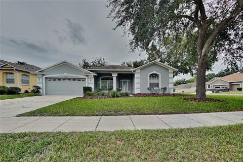 Villa ou maison à Spring Hill, Floride 4 chambres, 231.14 m2 № 2416419