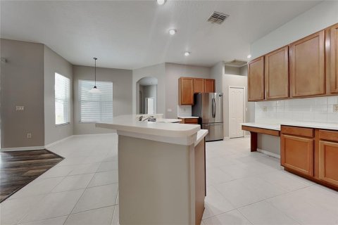 Villa ou maison à louer à Spring Hill, Floride: 4 chambres, 231.14 m2 № 2416419 - photo 4