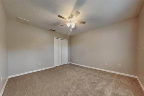 Villa ou maison à louer à Spring Hill, Floride: 4 chambres, 231.14 m2 № 2416419 - photo 12