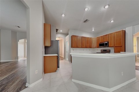Villa ou maison à louer à Spring Hill, Floride: 4 chambres, 231.14 m2 № 2416419 - photo 5