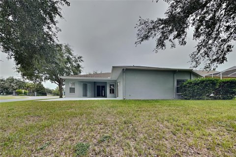 Villa ou maison à louer à Spring Hill, Floride: 4 chambres, 231.14 m2 № 2416419 - photo 19