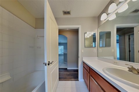 Villa ou maison à louer à Spring Hill, Floride: 4 chambres, 231.14 m2 № 2416419 - photo 14
