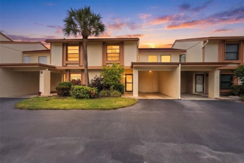 Touwnhouse à vendre à Saint Petersburg, Floride: 3 chambres, 153.29 m2 № 2400183 - photo 2