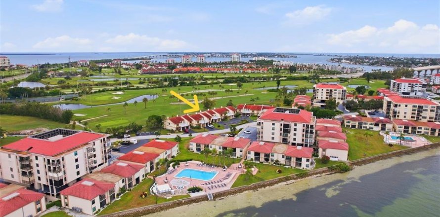 Touwnhouse à Saint Petersburg, Floride 3 chambres, 153.29 m2 № 2400183