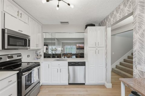 Touwnhouse à vendre à Saint Petersburg, Floride: 3 chambres, 153.29 m2 № 2400183 - photo 6